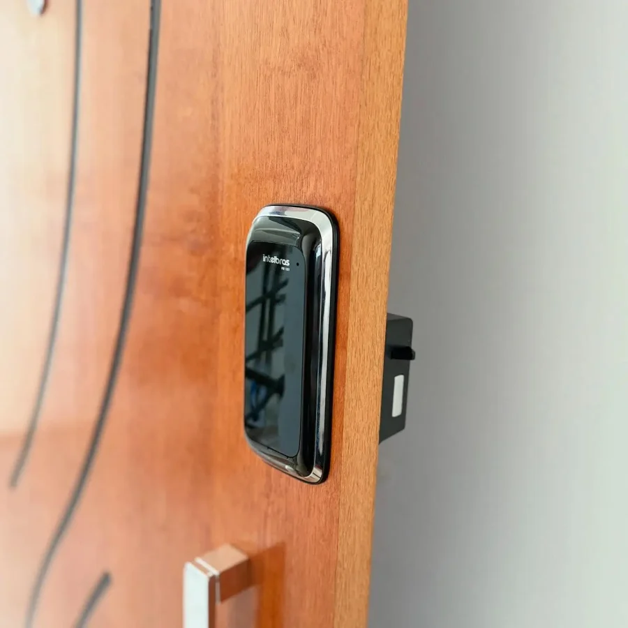 conserto de porta de madeira campo grande